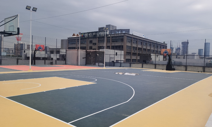  建籃球場用什么地面材料比較好？