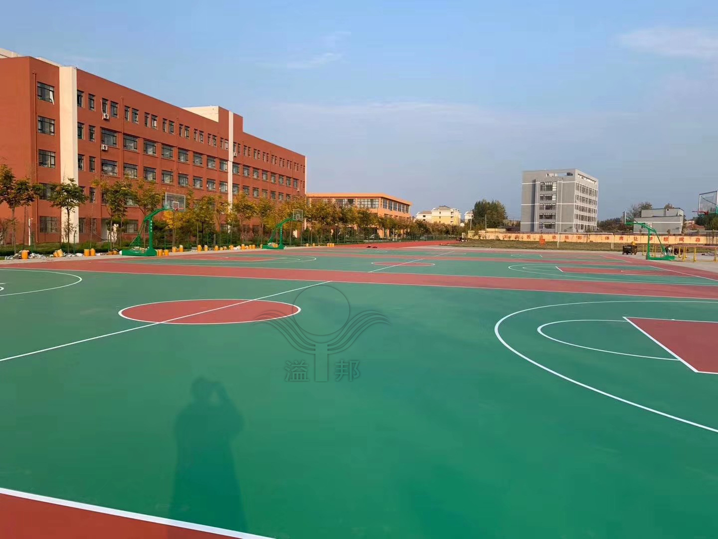 標(biāo)準籃球場 標(biāo)準籃球場